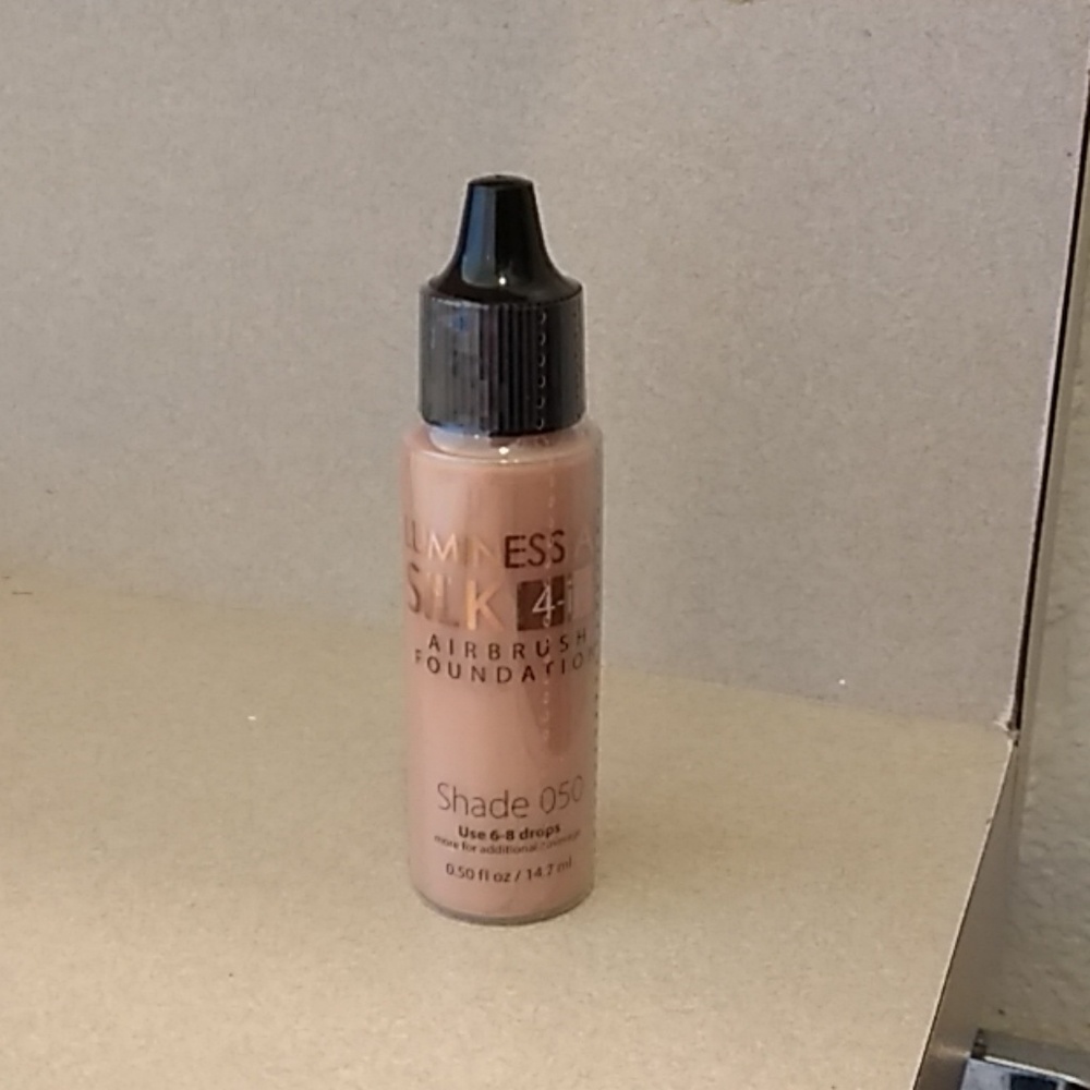 Luminess foundation shade 050